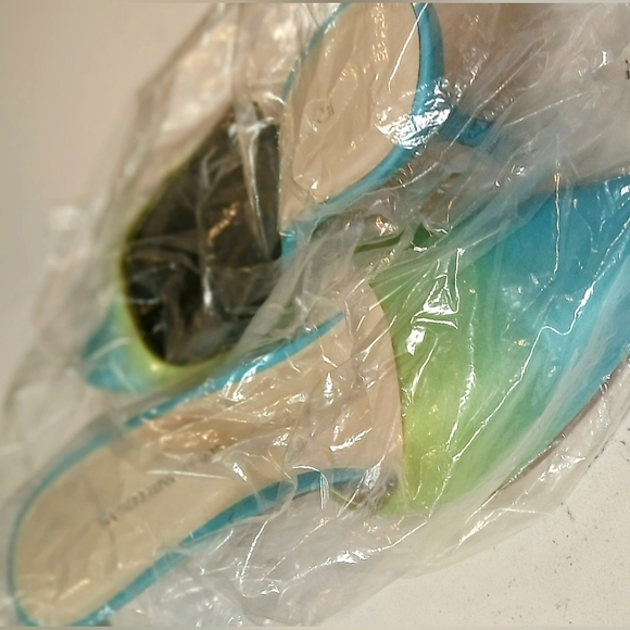 Cleaning out the closet to make room for new things! 😀 - Picture 4 of 4